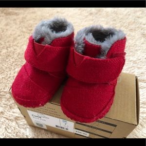 TOMS infant boots